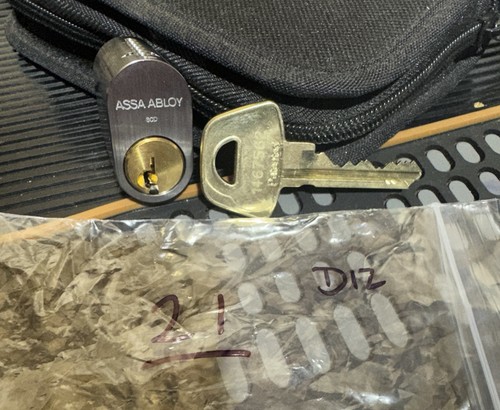 Assa abloy d12 - abloy,